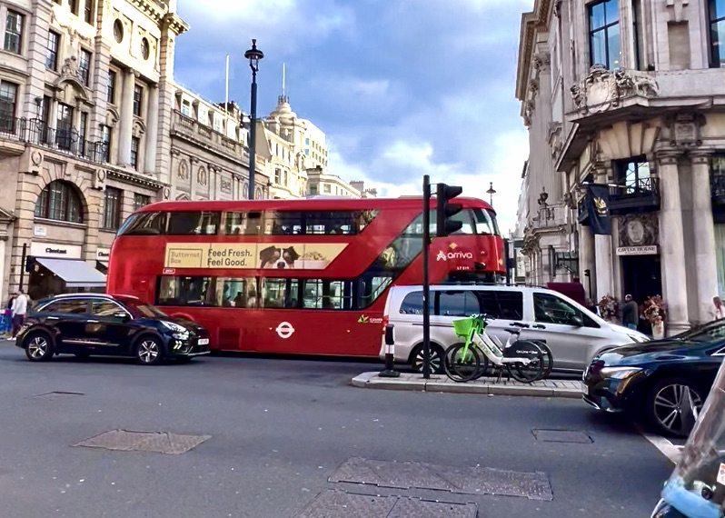 Screenshot London red bus