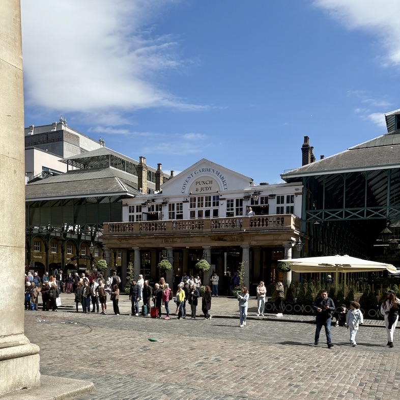 Self guided tours of London